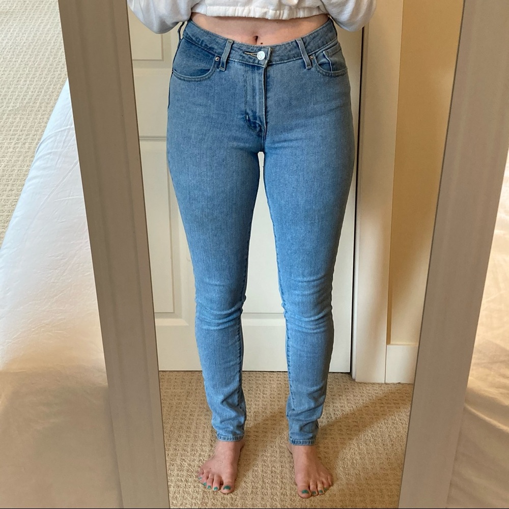 Levi’s 721 high rise skinny jeans medium wash